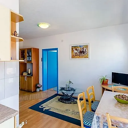 Comfortable With Amazing Seaview And Private Balcony,free Parking,wifi 2*