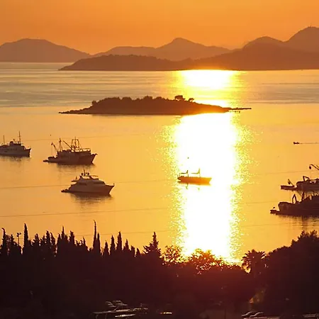 Ξενοδοχείο Comfortable With Amazing Seaview And Private Balcony,free Parking,wifi 2*