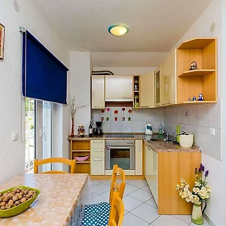 Comfortable With Amazing Seaview And Private Balcony,free Parking,wifi Cavtat